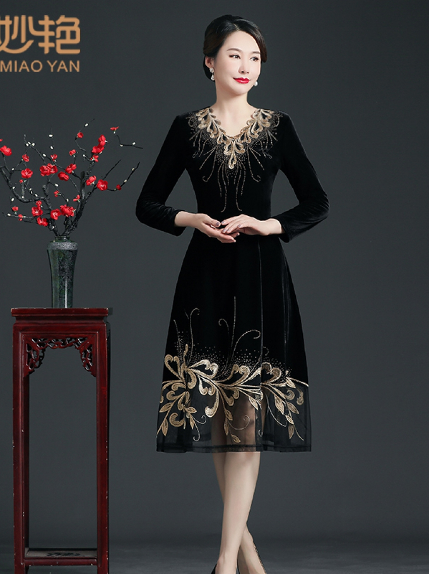 绣花金丝绒连衣裙(黑色)